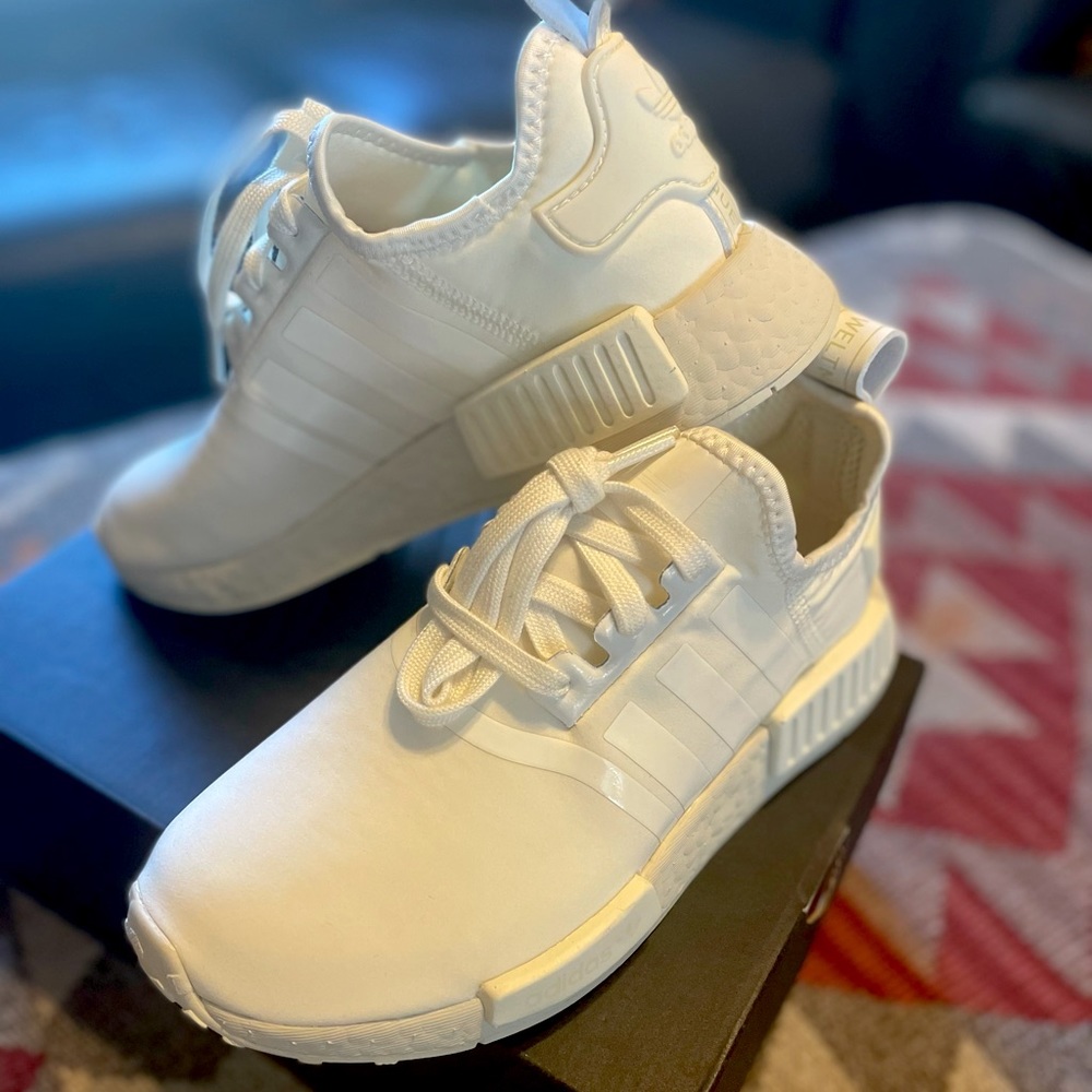 Women’s size six Adidas Originals